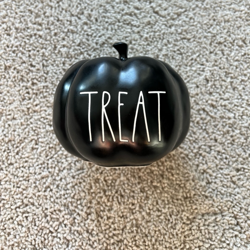 Rae Dunn Black Pumpkin